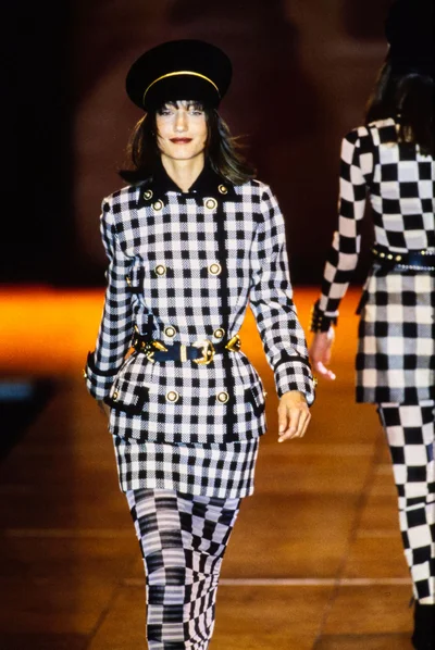 Look 16